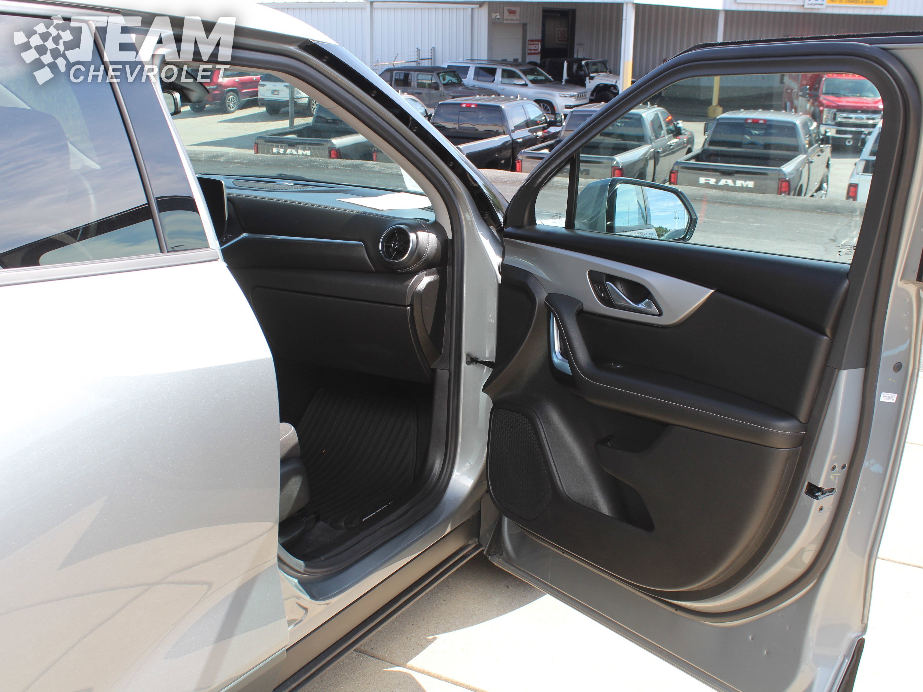 2025 Chevrolet Blazer 2LT photo 23