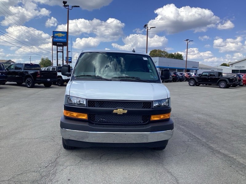 2025 Chevrolet Express Cargo 2500 photo 2