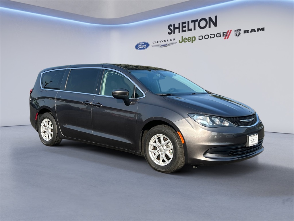 2019 Chrysler Pacifica Touring photo 7