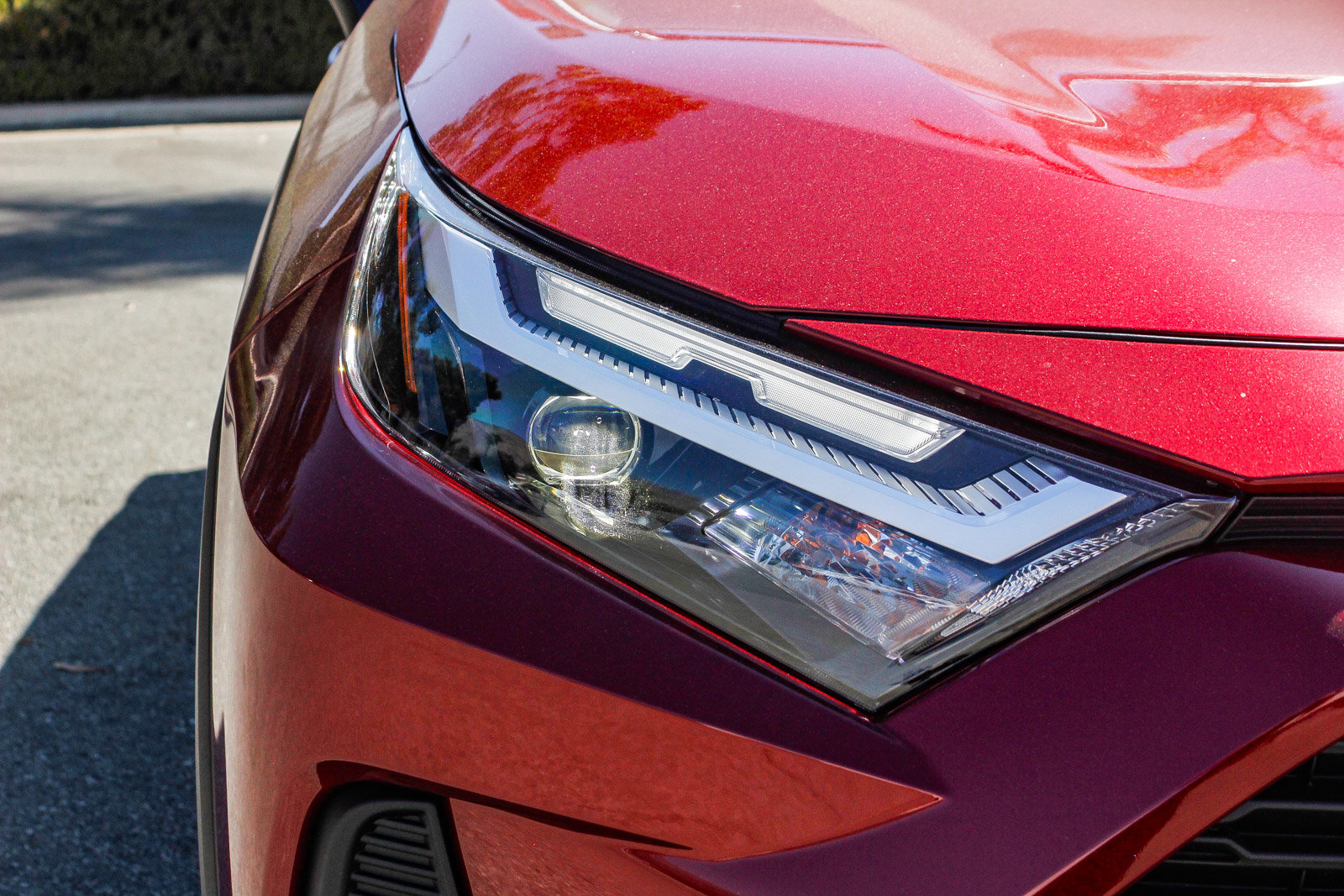 2025 Toyota RAV4 Hybrid LE photo 4