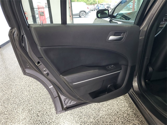 2019 Dodge Charger SXT photo 21