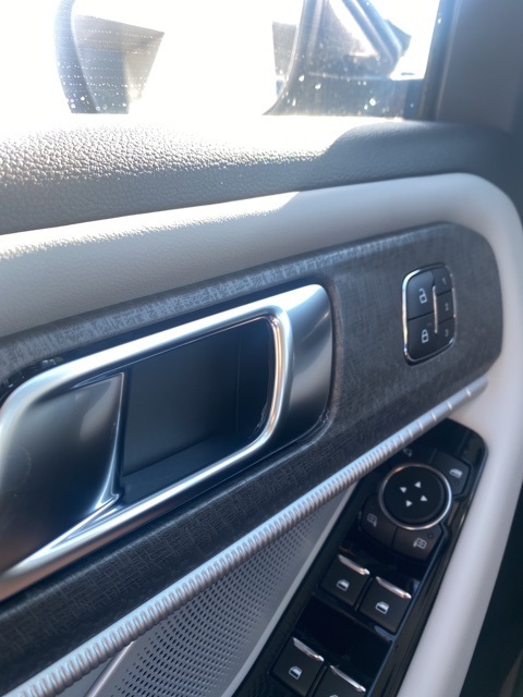 2025 Ford Explorer Platinum photo 18