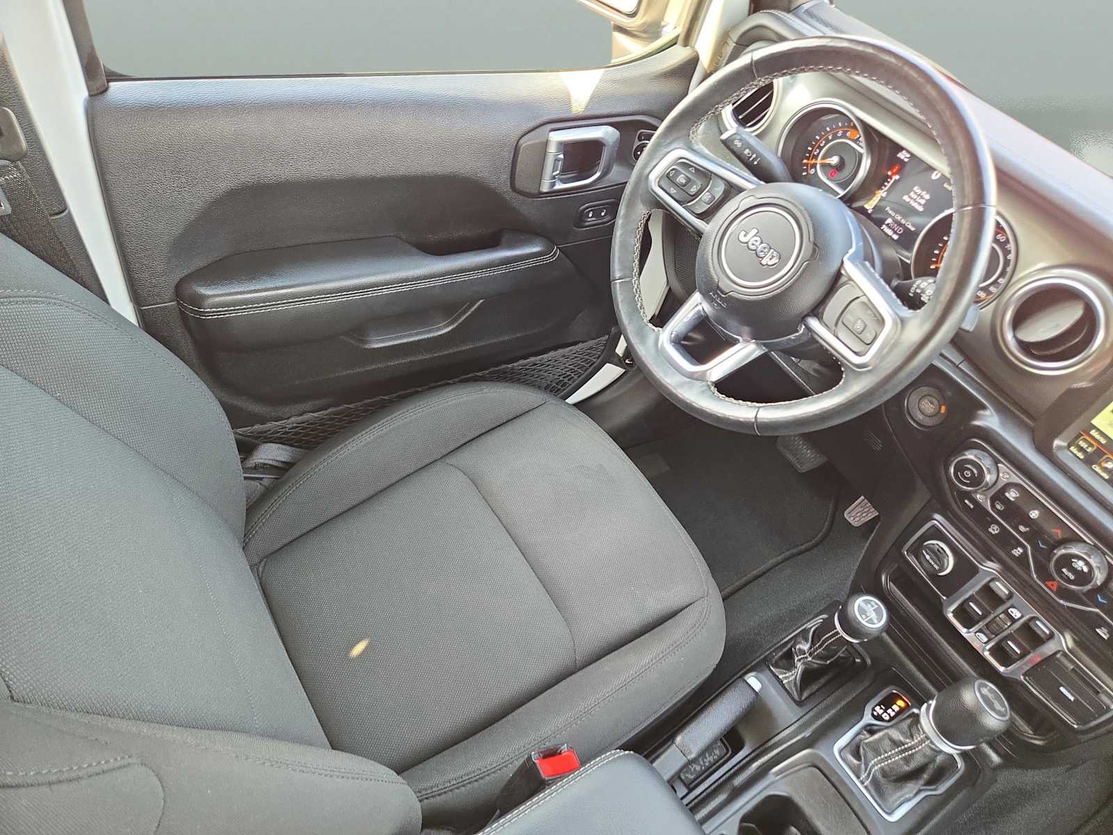 2022 Jeep Wrangler Unlimited Sahara photo 16