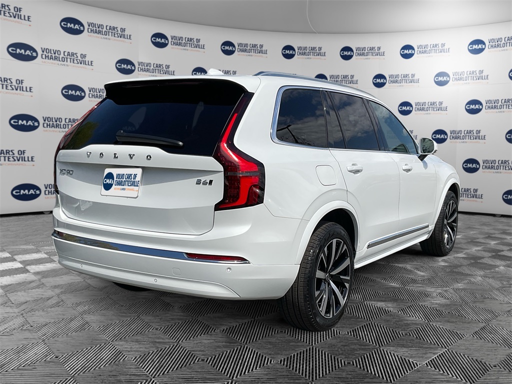 2025 Volvo XC90 Core photo 5