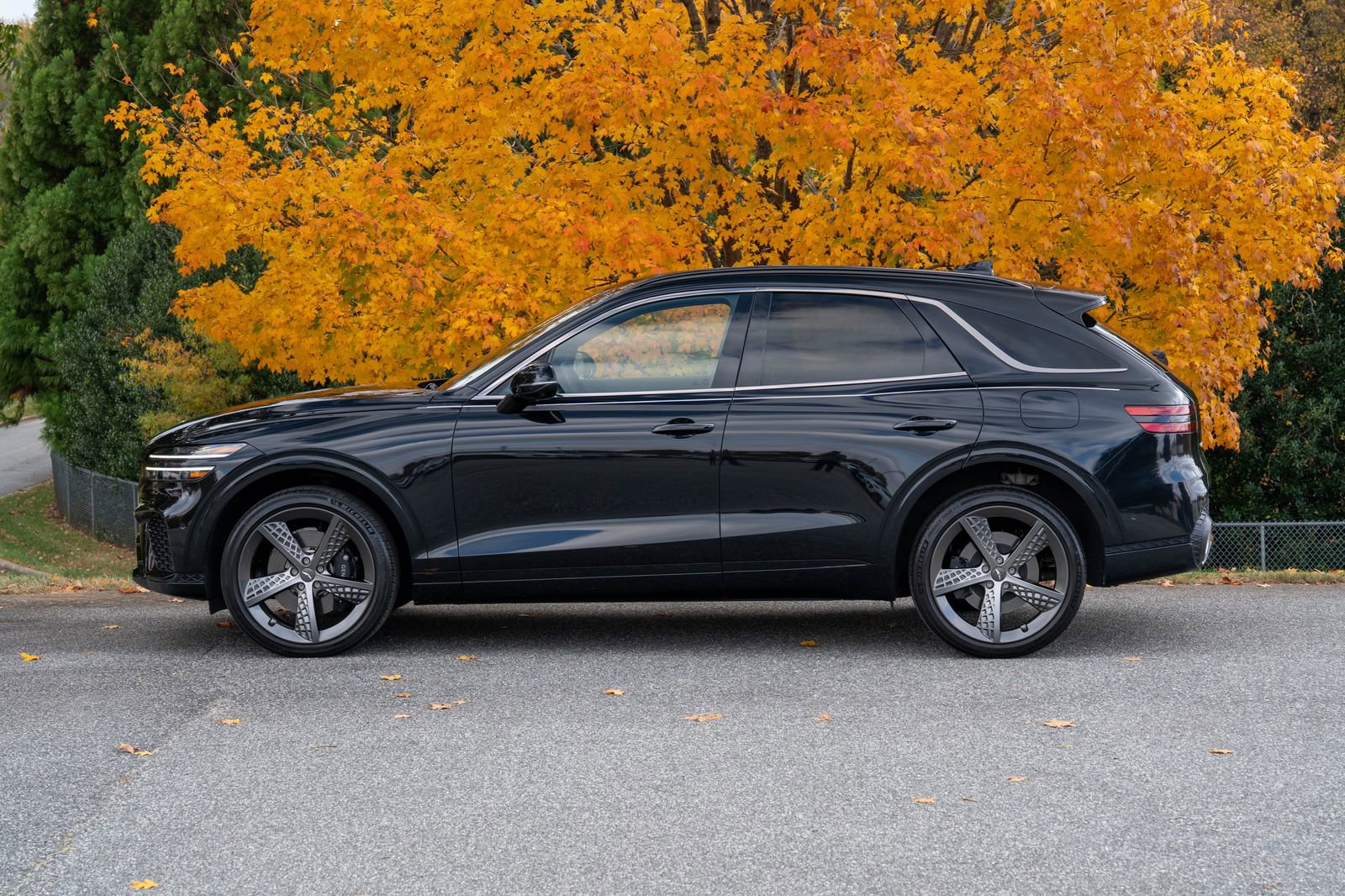 2023 Genesis GV70 3.5T Sport photo 3