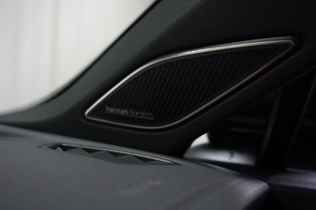 2025 Volkswagen Tiguan SEL R-Line Black photo 21
