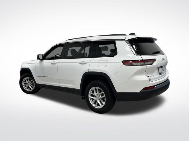 2022 Jeep Grand Cherokee Laredo photo 2