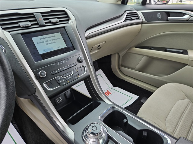 2020 Ford Fusion Hybrid SE photo 19
