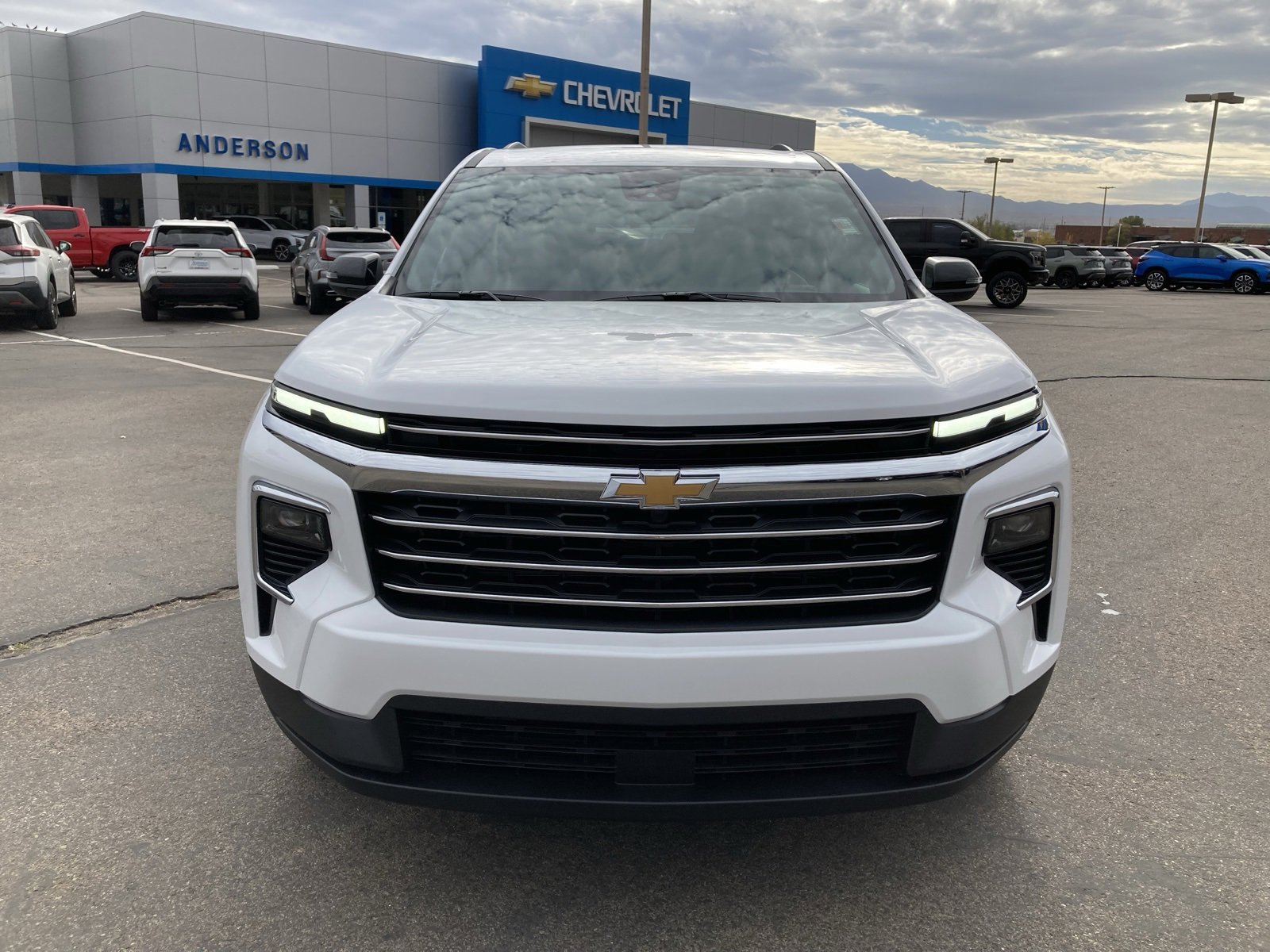 2026 Chevrolet Traverse photo 2