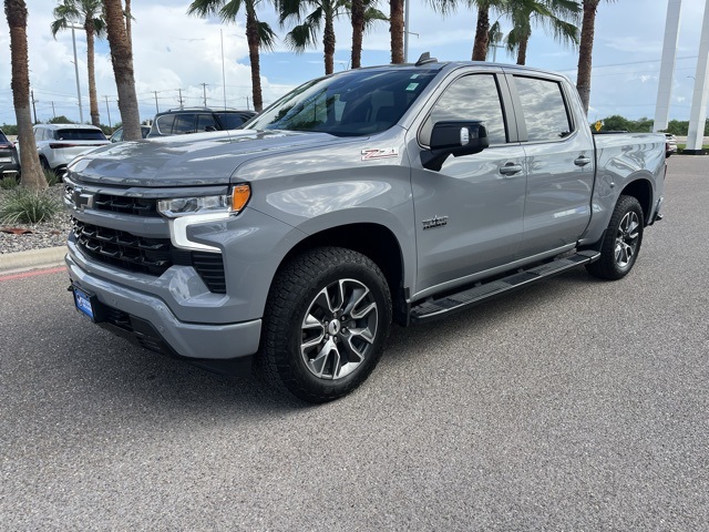 2024 Chevrolet Silverado 1500 RST photo 3