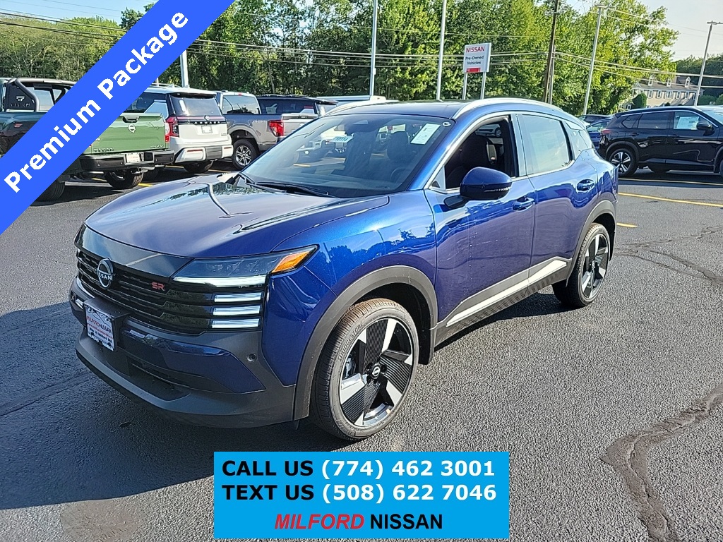 2025 Nissan Kicks SR AWD's photo