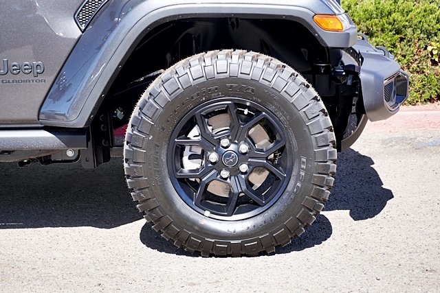 New 2025 Granite Crystal Metallic Clear-Coat Exterior Paint Jeep Willys image 8