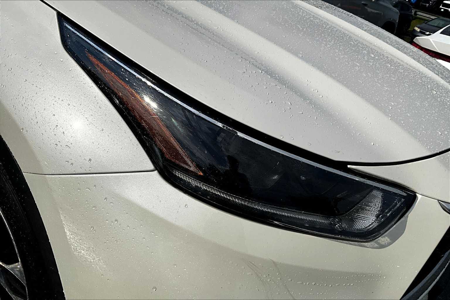 2021 Toyota Highlander XLE photo 26