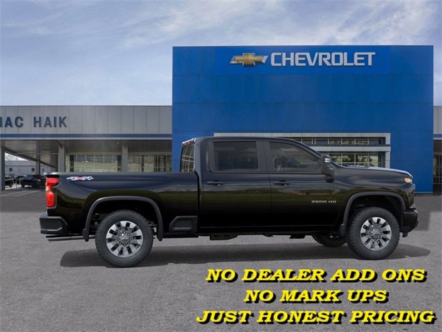 2025 Chevrolet Silverado 2500HD Custom photo 3