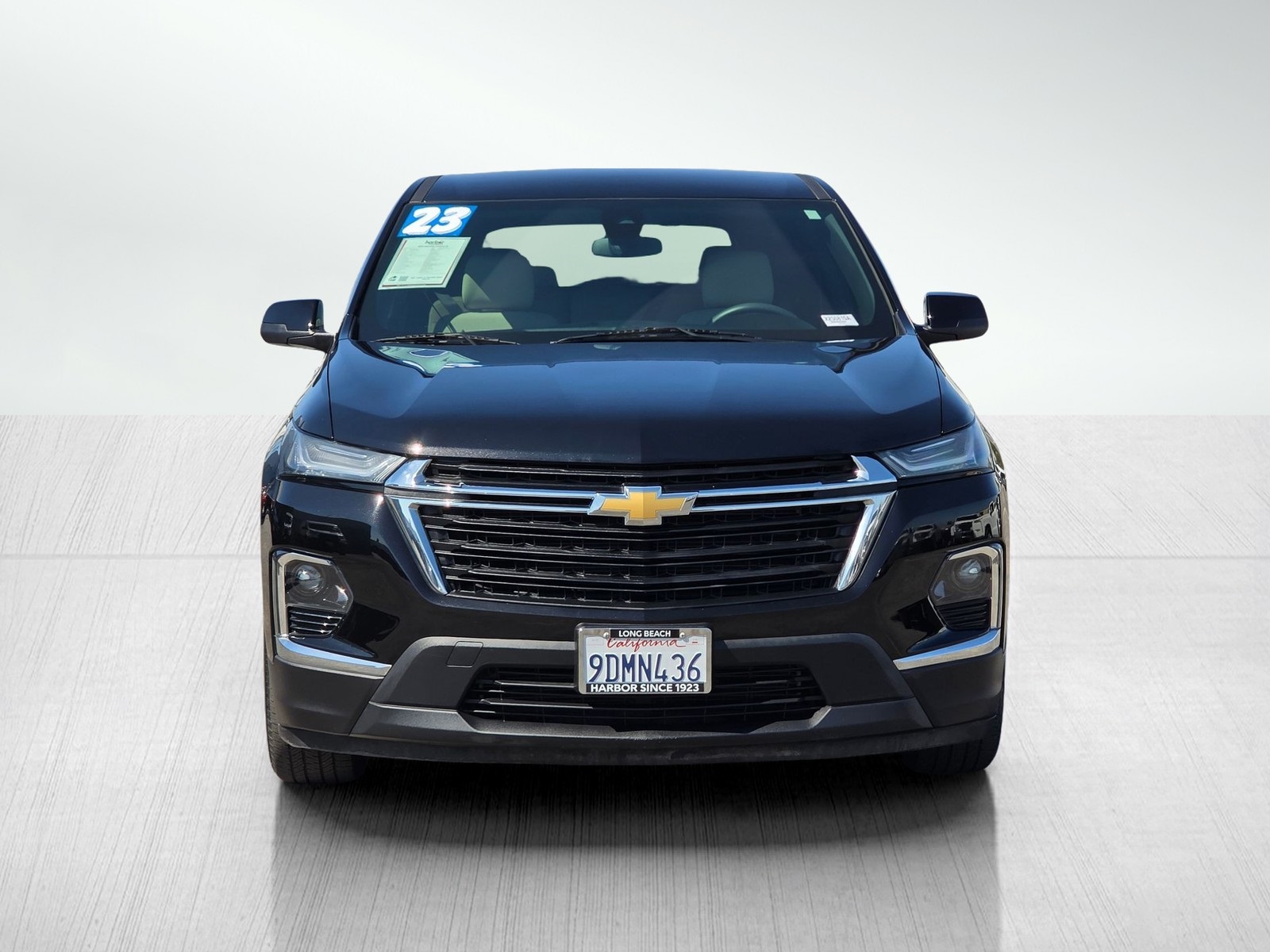 2023 Chevrolet Traverse LS photo 2