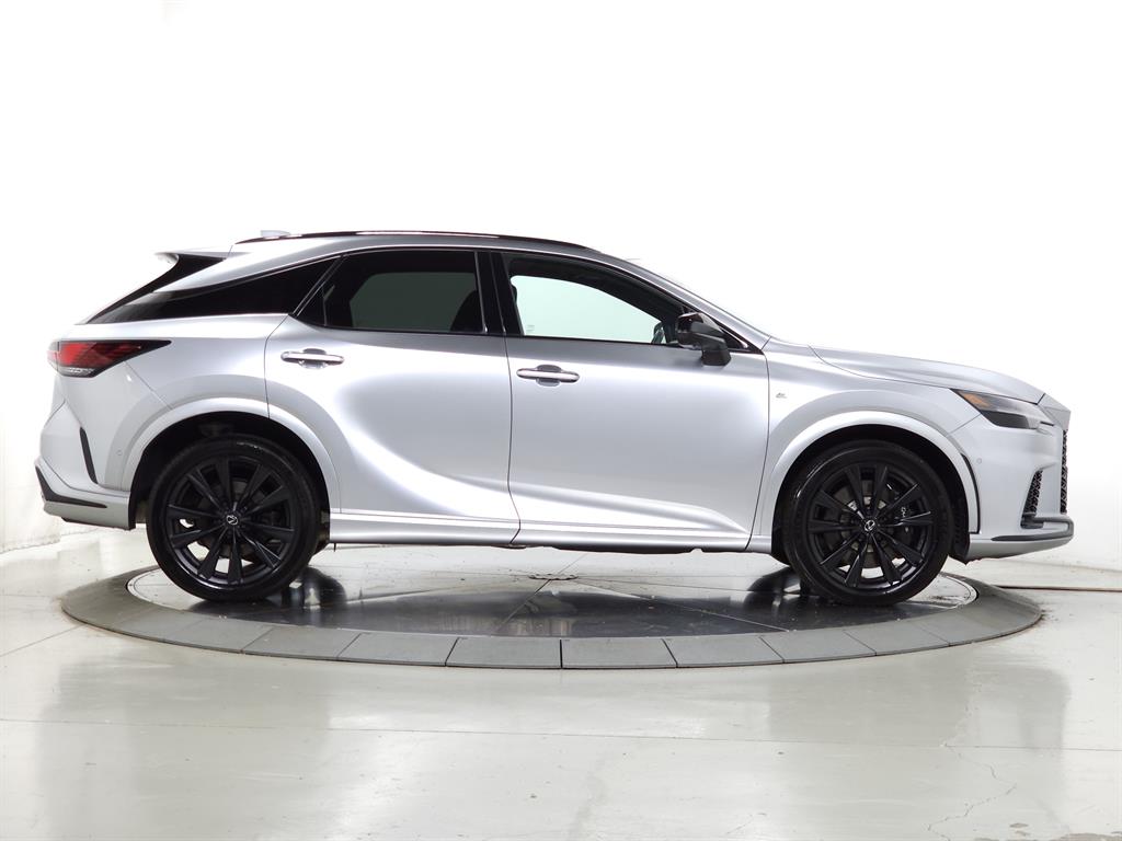 2024 Lexus RX Hybrid 500h - Photo 11