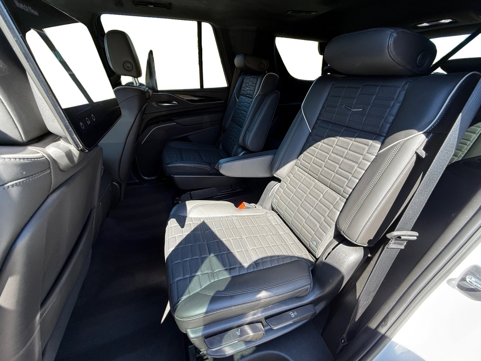 2023 Cadillac Escalade V-Series photo 16
