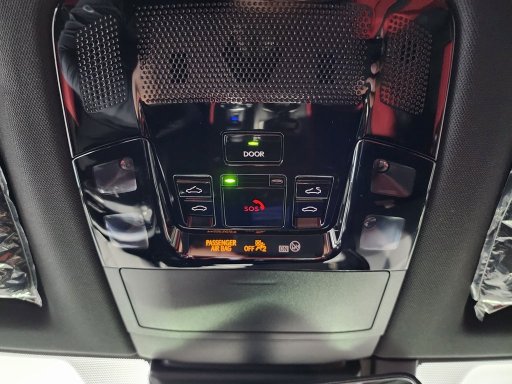 2025 Lexus NX 450h+ F SPORT photo 17