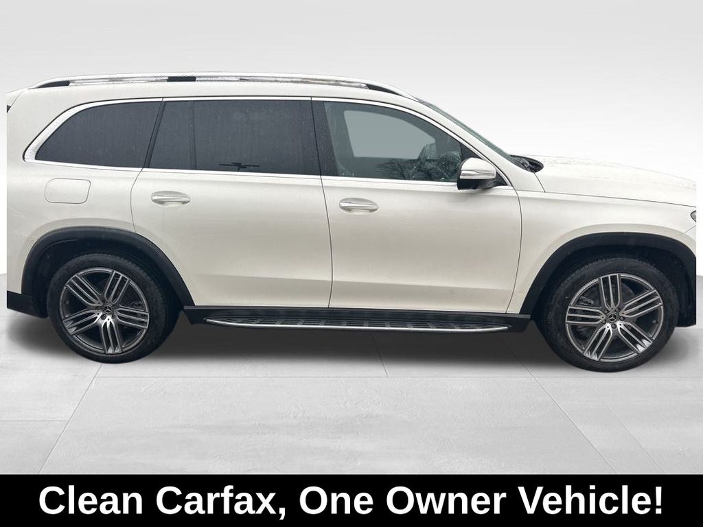 2023 Mercedes Benz GLS 450 4MATIC photo 3