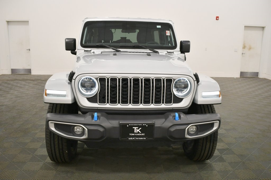 2024 Jeep Wrangler Sahara 4xe photo 11