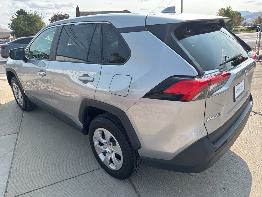 2024 Toyota RAV4 LE photo 2