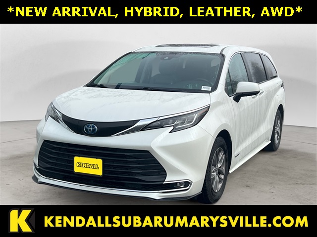 2021 Toyota Sienna XLE's photo