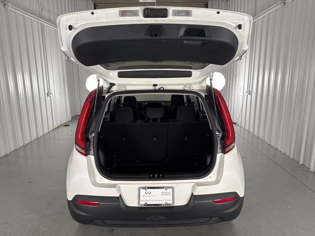 2022 Kia Soul LX photo 16