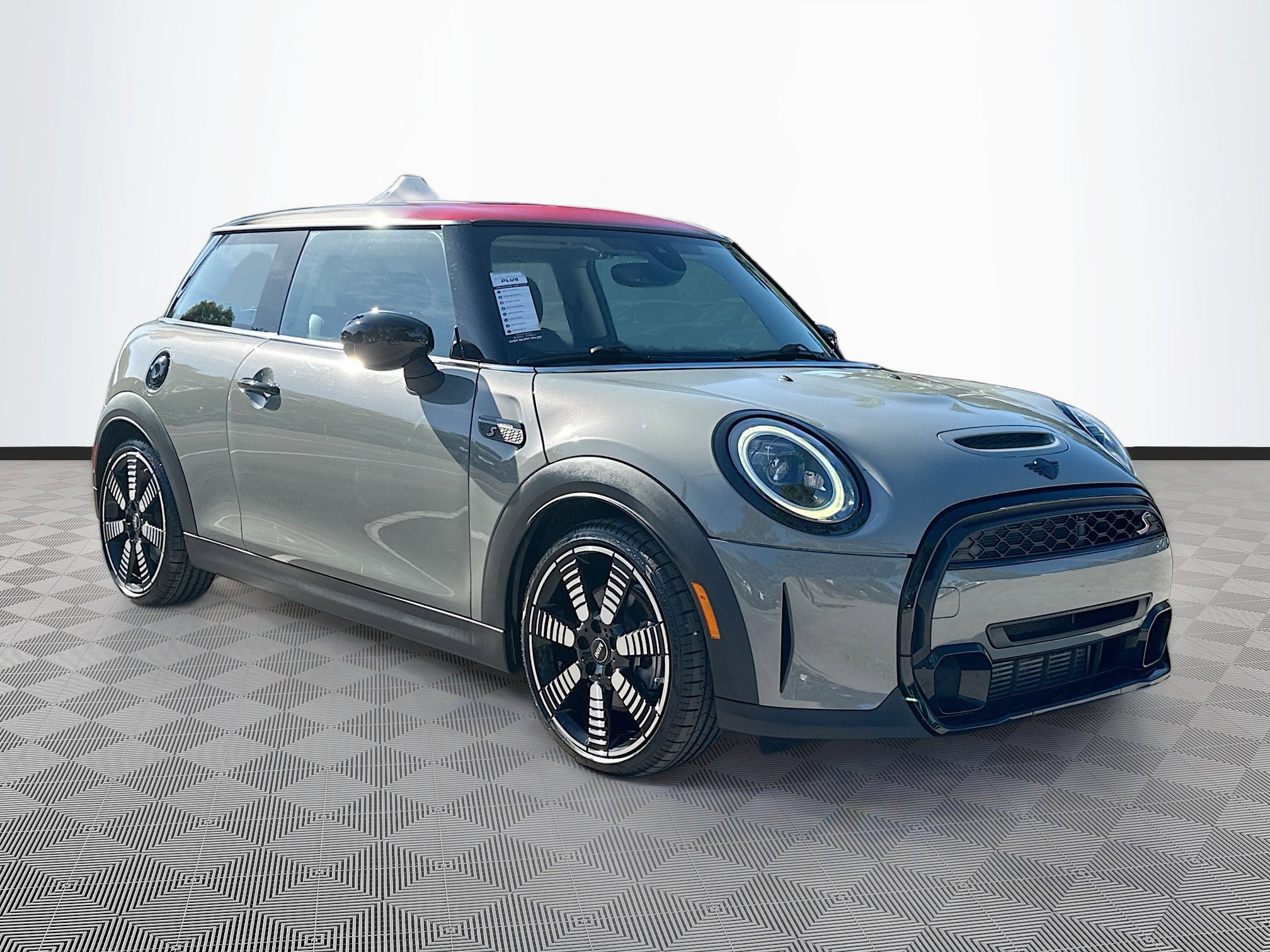 2023 MINI 3 Door S's photo