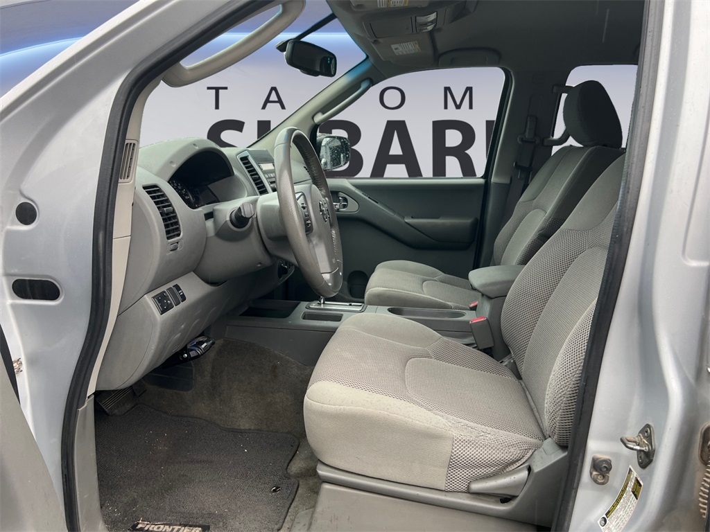 2011 Nissan Frontier SV photo 10