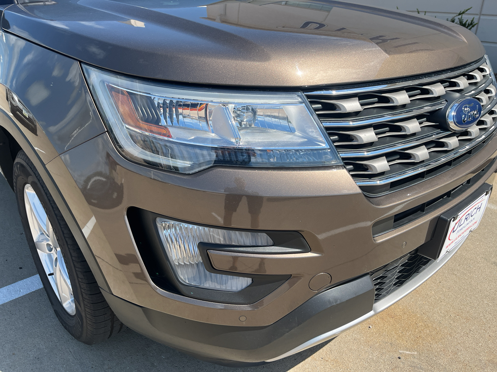 2016 Ford Explorer XLT photo 13