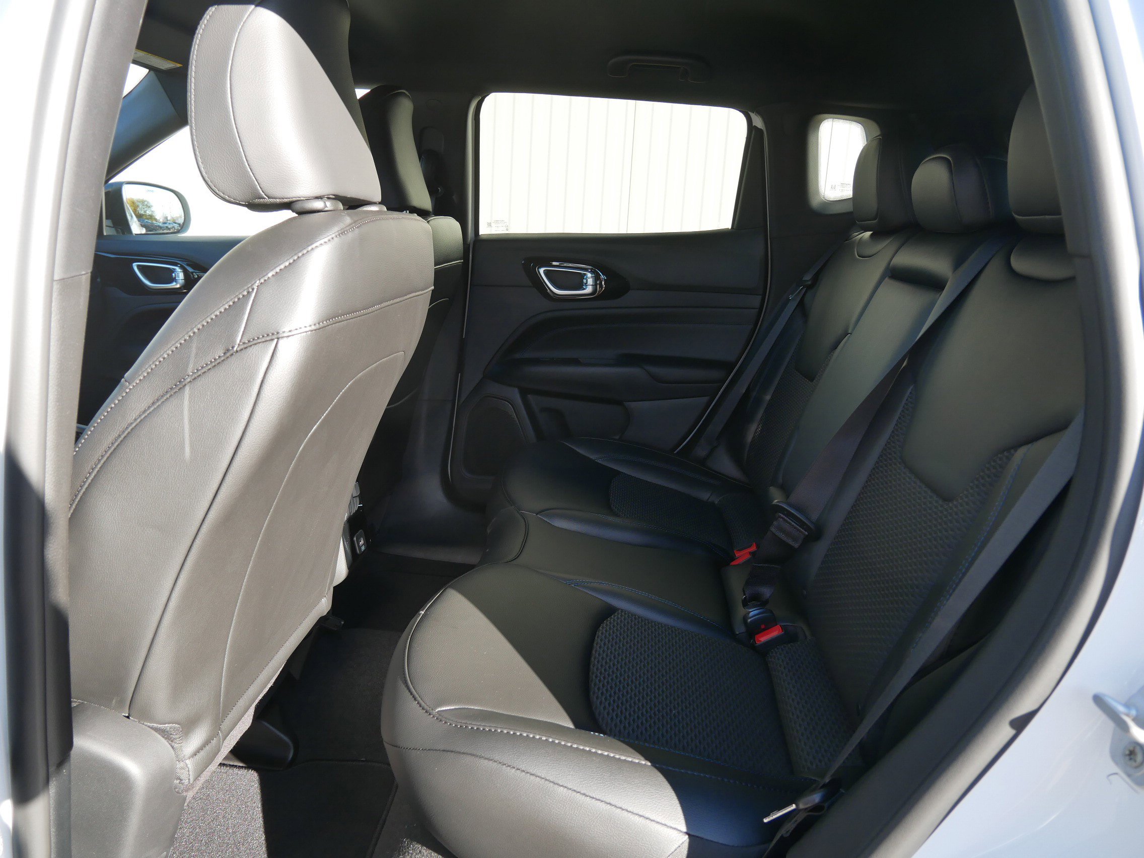 2026 Jeep Compass Latitude Altitude photo 4