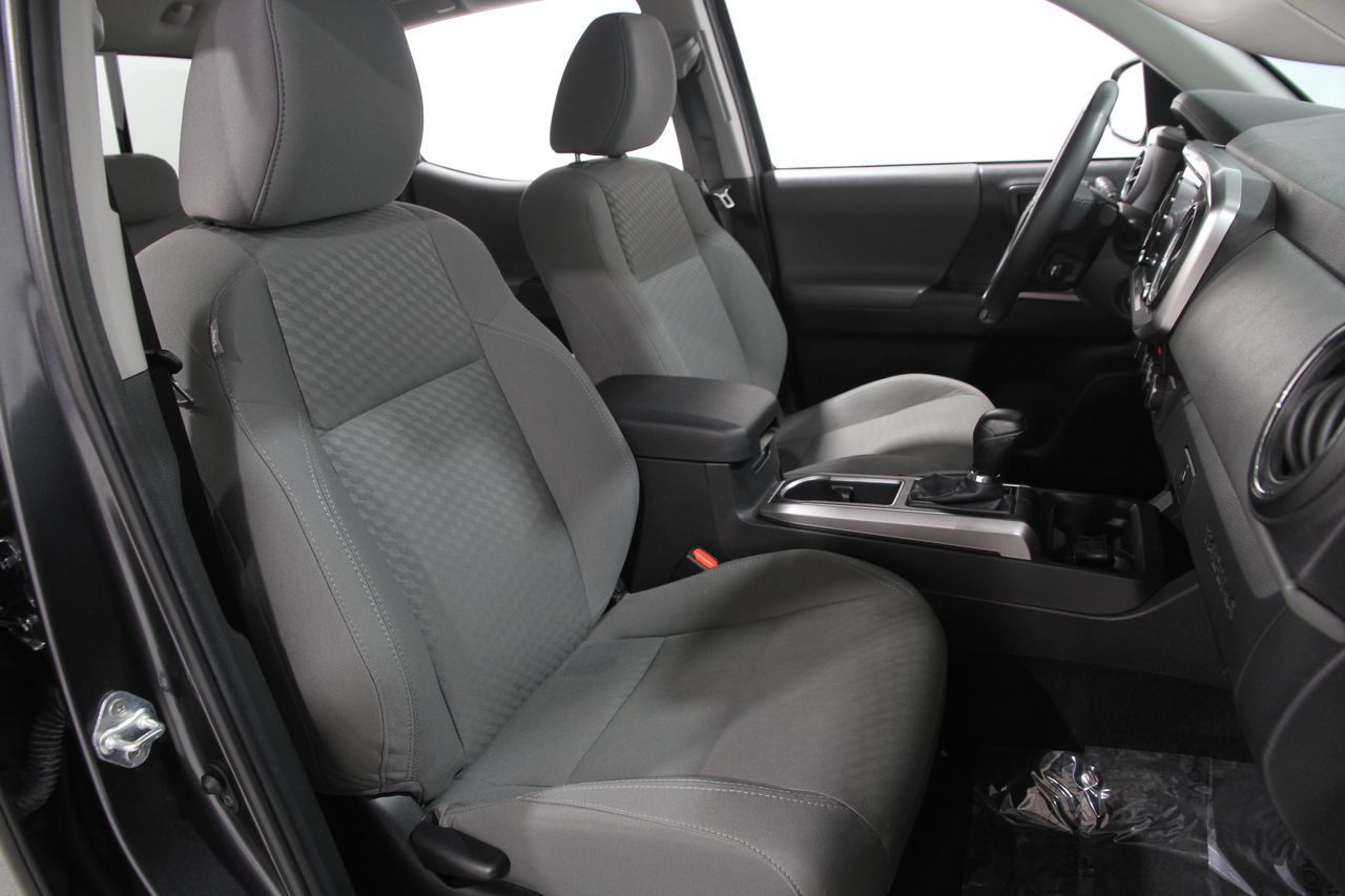 2022 Toyota Tacoma SR5 photo 14