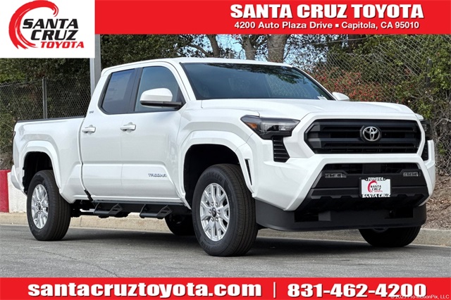 2025 Toyota Tacoma SR5's photo