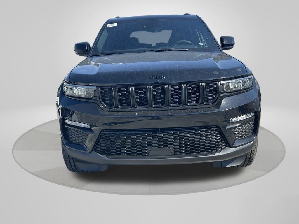 2025 Jeep Grand Cherokee Limited photo 3