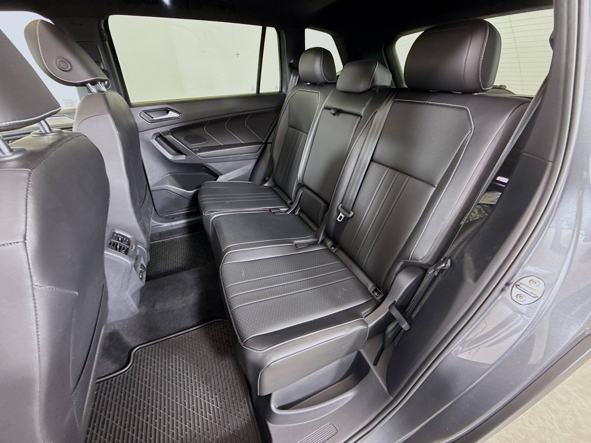 2022 Volkswagen Tiguan SE R-Line Black photo 21