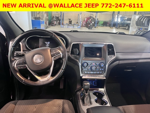 2020 Jeep Grand Cherokee Laredo E photo 2