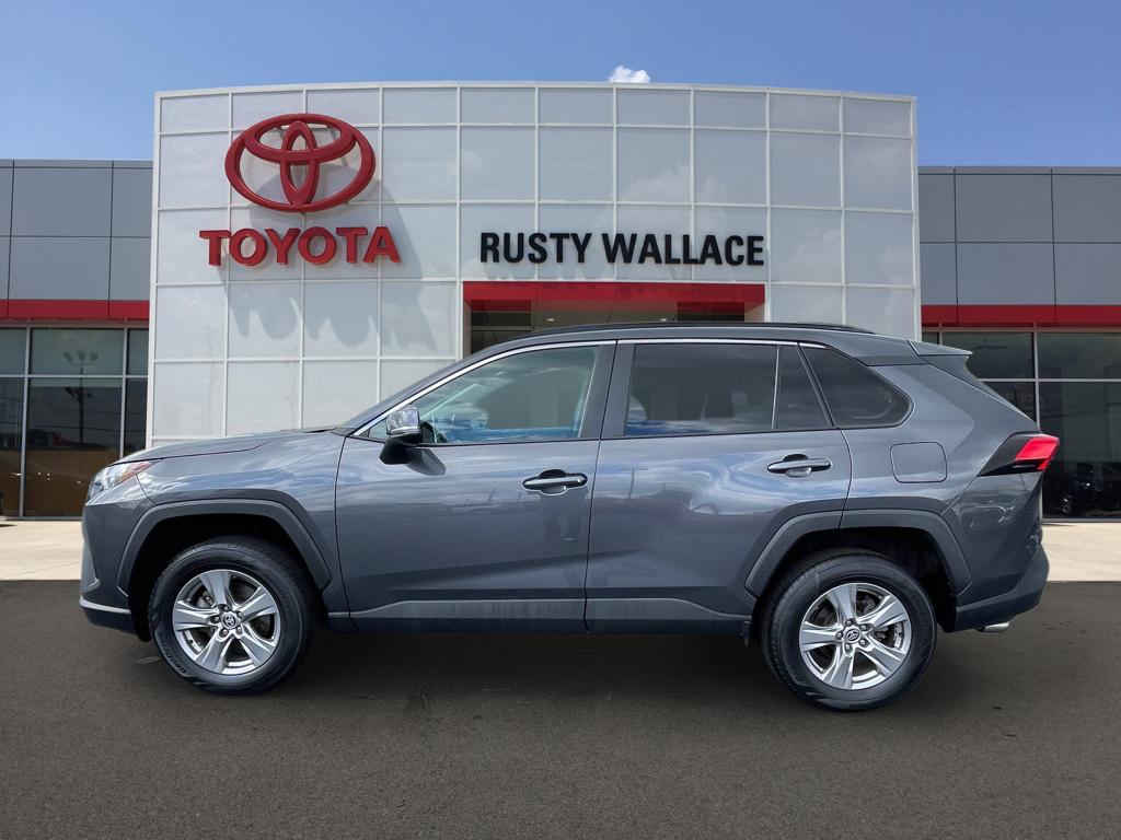 2024 Toyota RAV4 XLE's photo