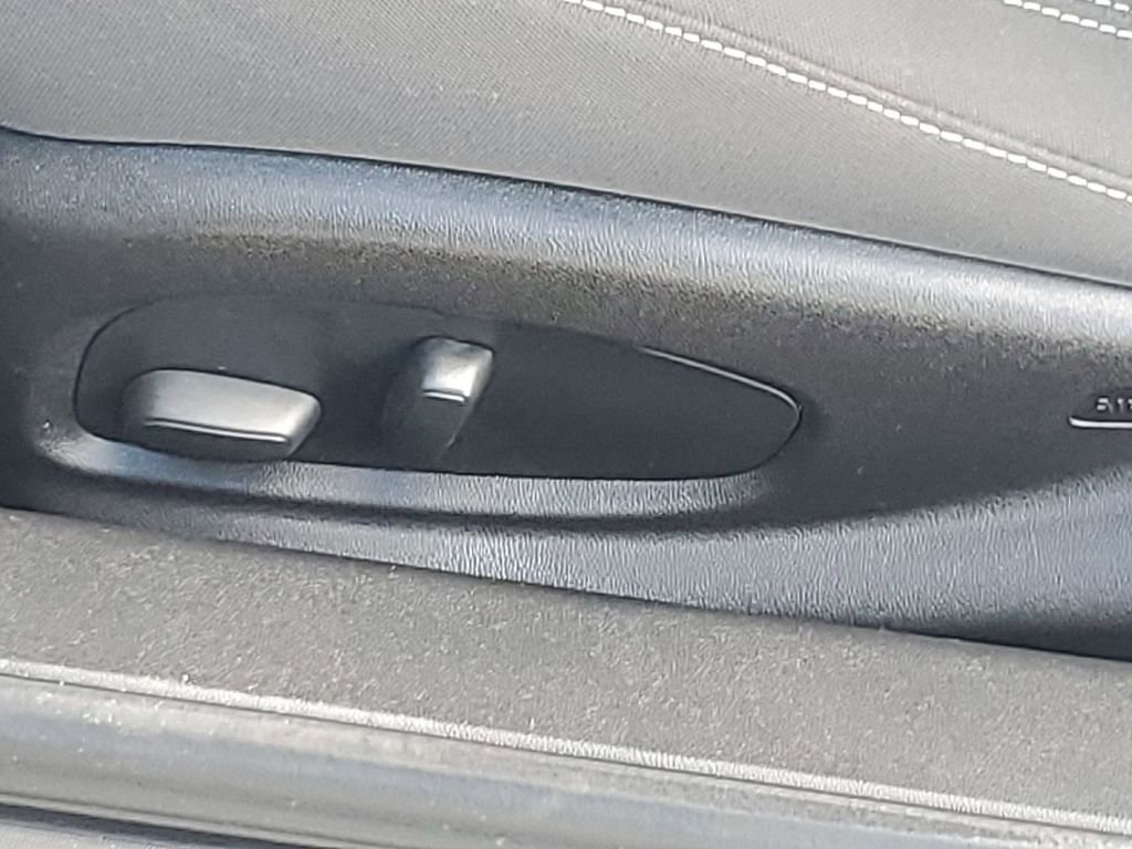 2018 Chevrolet Camaro 1LS 1LT photo 27
