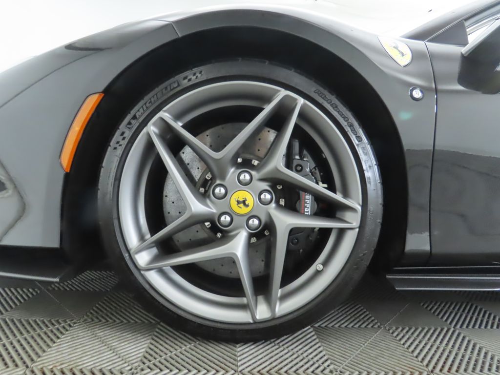 2021 Ferrari F8 Spider Base photo 35