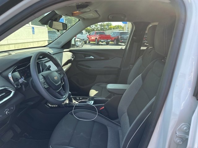 2023 Chevrolet Trailblazer LT photo 2