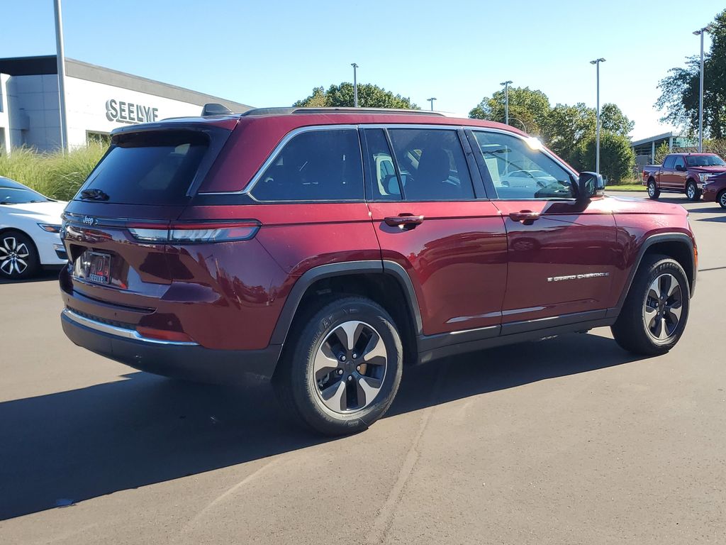 2024 Jeep Cherokee Limited 4xe photo 4