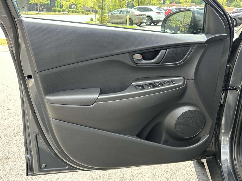 2022 Hyundai Kona SEL photo 26