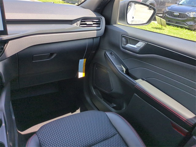 2025 Ford Escape ST-Line photo 14