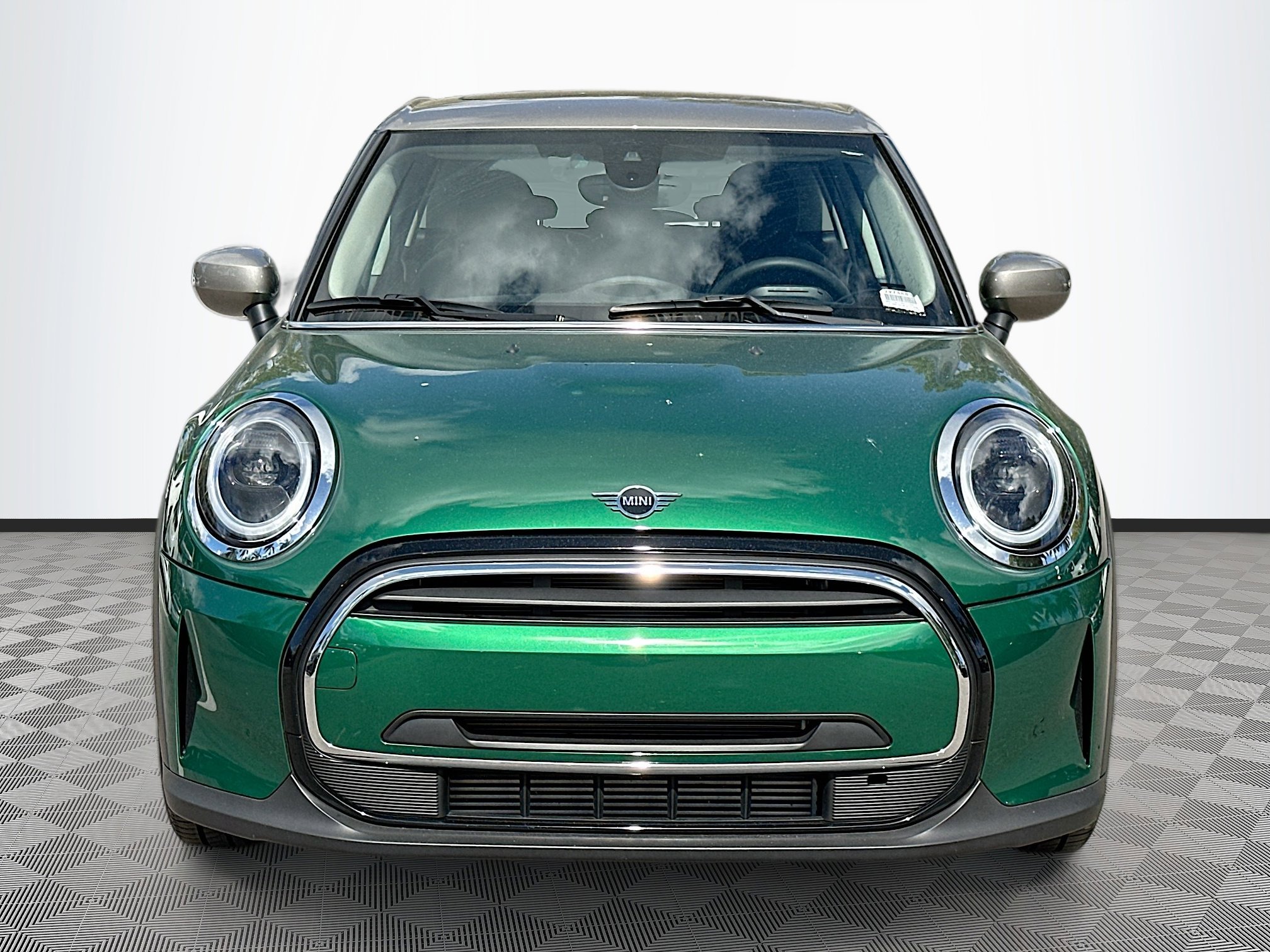 2024 Mini Cooper Hardtop 4 Door Signature photo 2