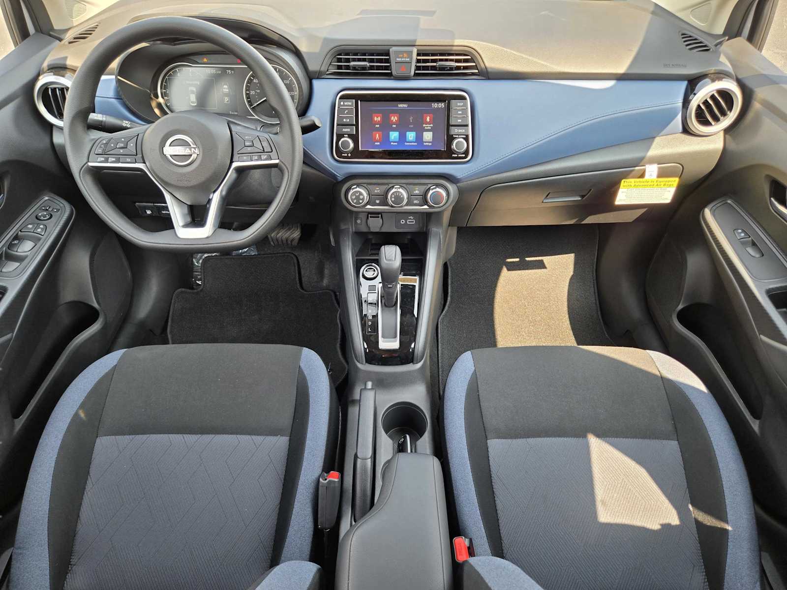 2025 Nissan Versa SV photo 14