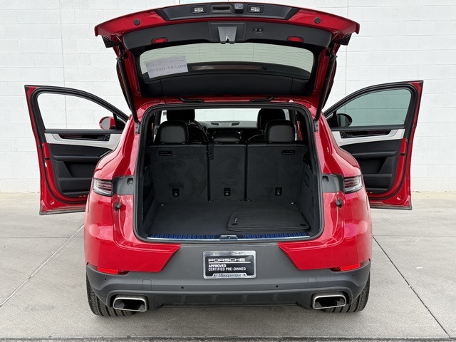 2025 Porsche Cayenne Base photo 25
