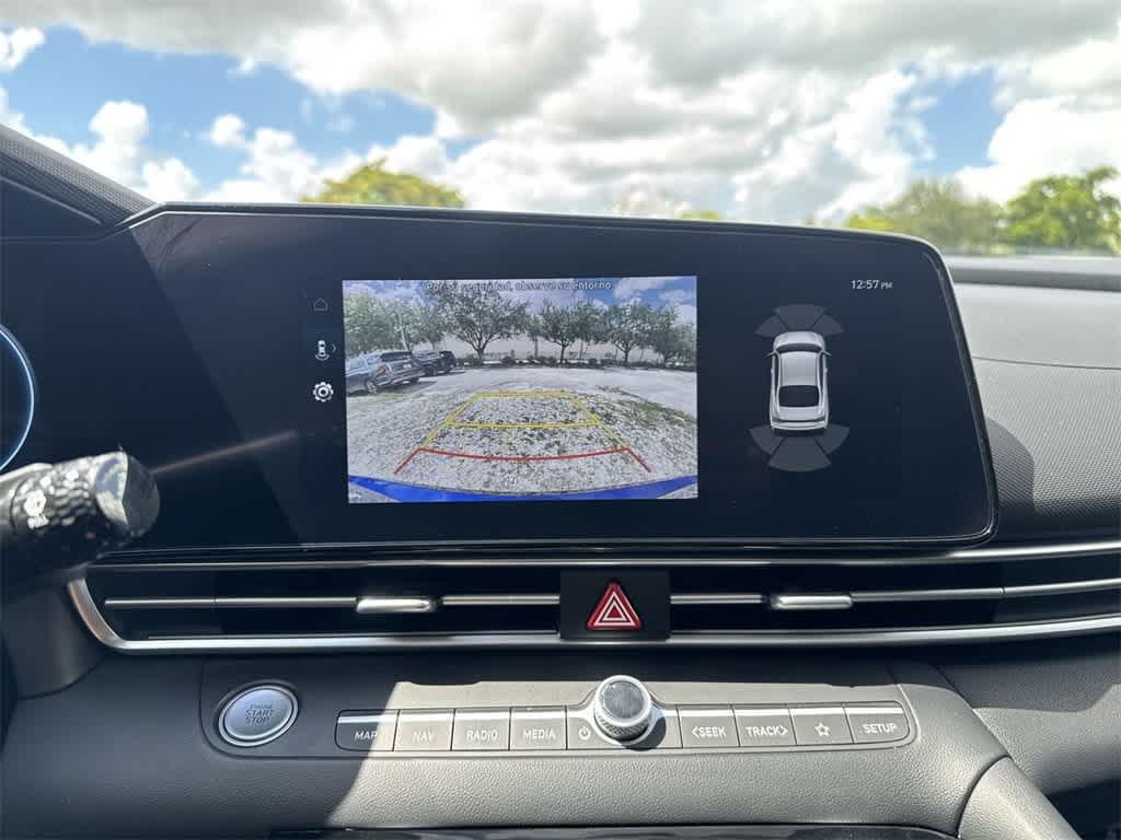 2024 Hyundai Elantra Hybrid Limited photo 17