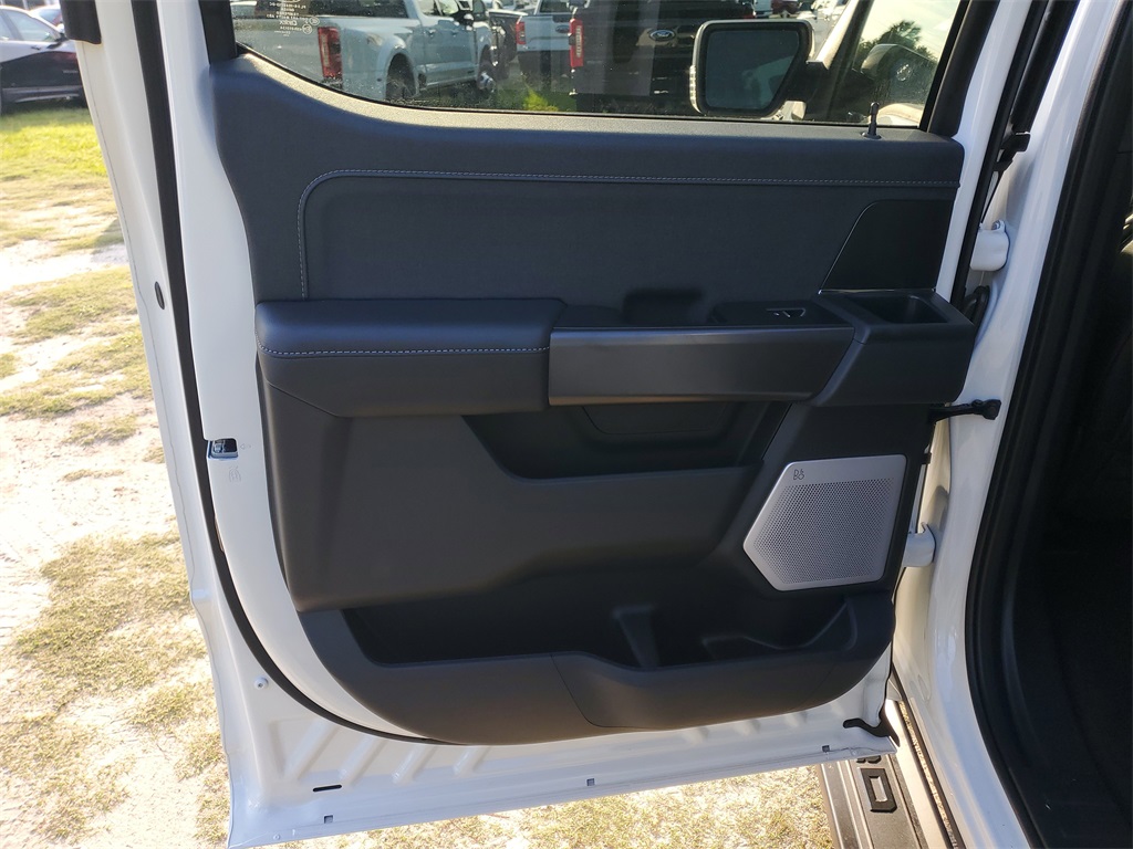 2025 Ford F-150 Lariat photo 26