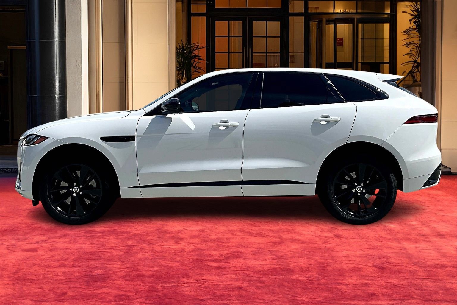2024 Jaguar F-PACE P400 R-Dynamic S photo 13