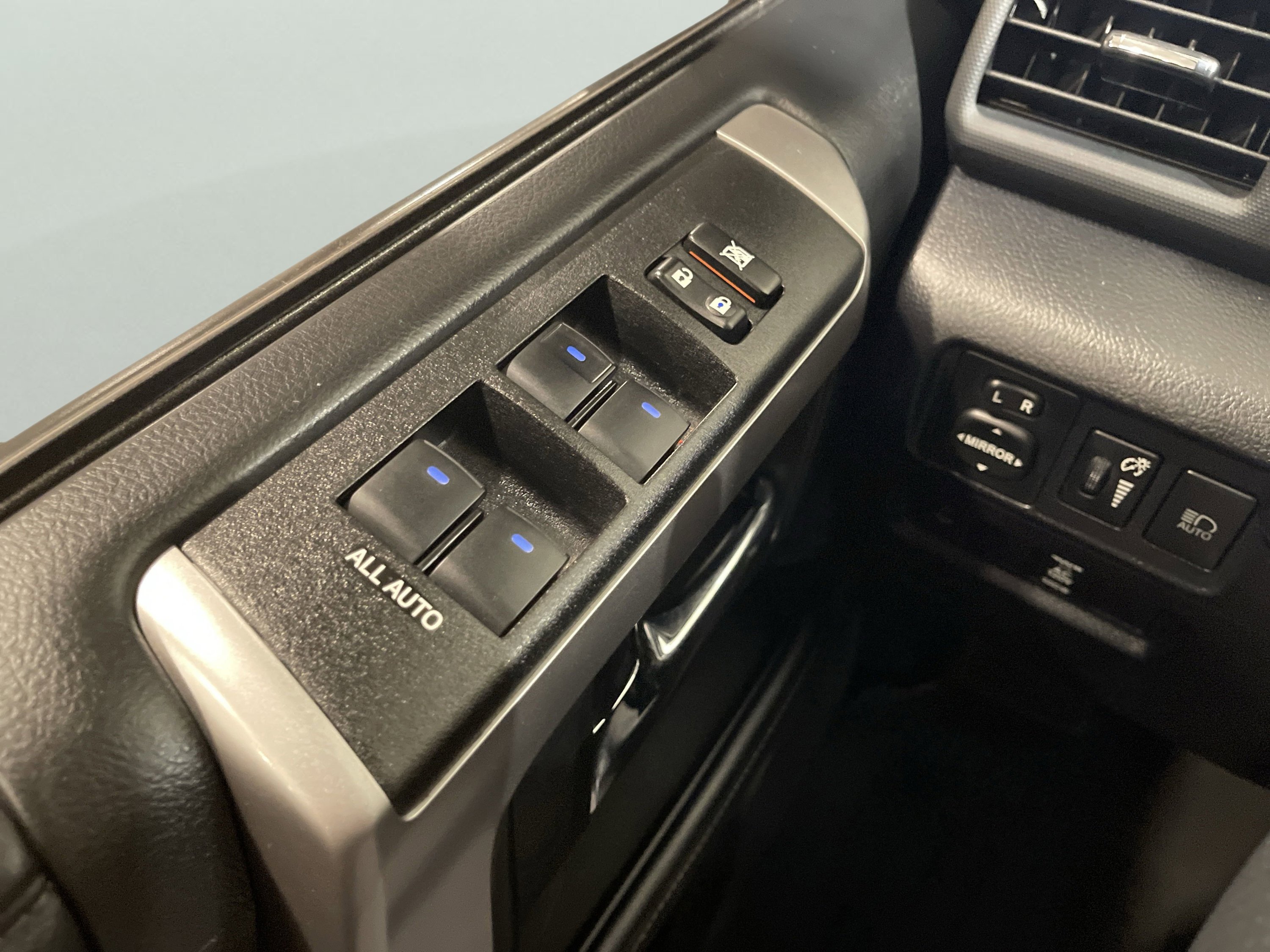 2021 Toyota 4Runner SR5 Premium photo 16